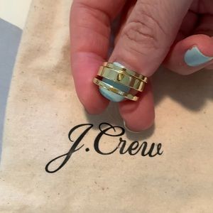 J. Crew gold toned bands,two are thin third is wide. Sz 7. Bag included.
